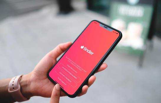 Tinder añade videos a los perfiles para adaptarse a la Generación Z
