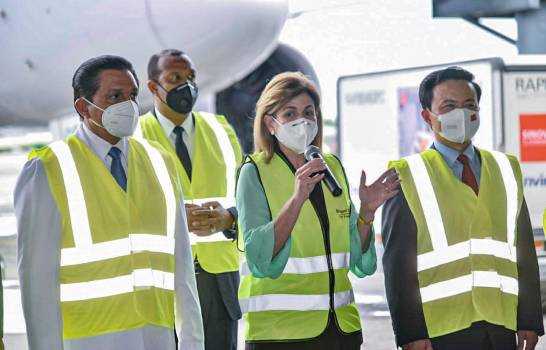 El Gobierno adquiere otros cinco millones de vacunas Sinovac a China