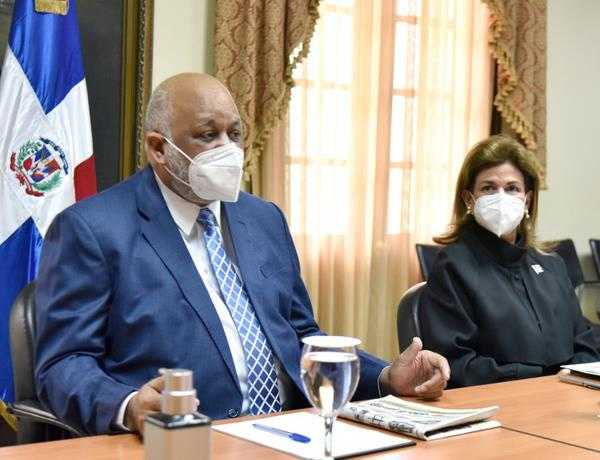 Habilitarán puntos de vacunación en todos planteles educativos e instituciones de educación superior