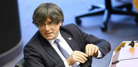 Ex mandatario de Cataluña, Carles Puigdemont queda en libertad