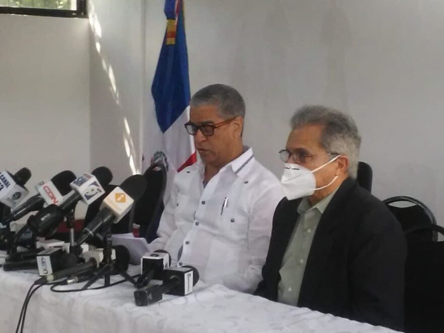 CMD y El Consejo De Sociedades Médicas Especializada inician paro en protesta del 11% hacia las ARS