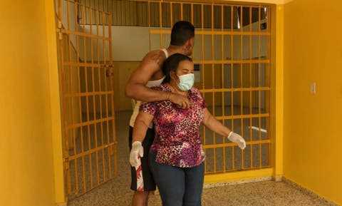 Recluso secuestra doctora que le asistía en la cárcel de Dajabón