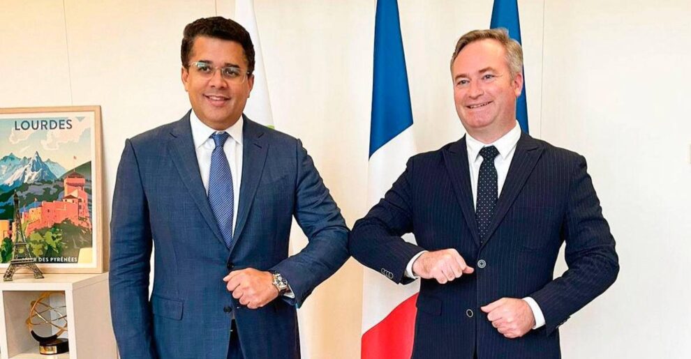 Ministro de Turismo solicita a su homólogo francés colocar RD en lista verde para que franceses visiten el país