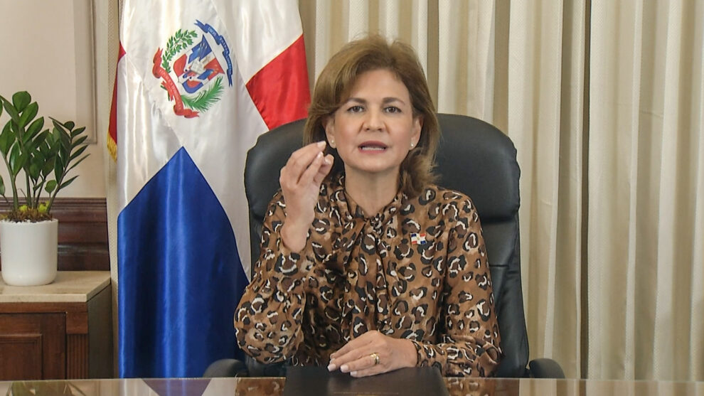 Vicepresidenta Raquel Peña dice el país está muy vigilante ante riesgos de la nueva variante ómicron