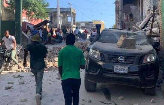 Mueren cuatro personas en un ataque armado contra varios autobuses en la capital de Haití