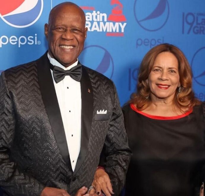 Abinader otorga pensión de RD$75,000 a viuda de Johnny Ventura