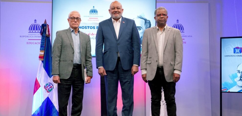 Educación trabajará para garantizar acceso a internet en escuelas