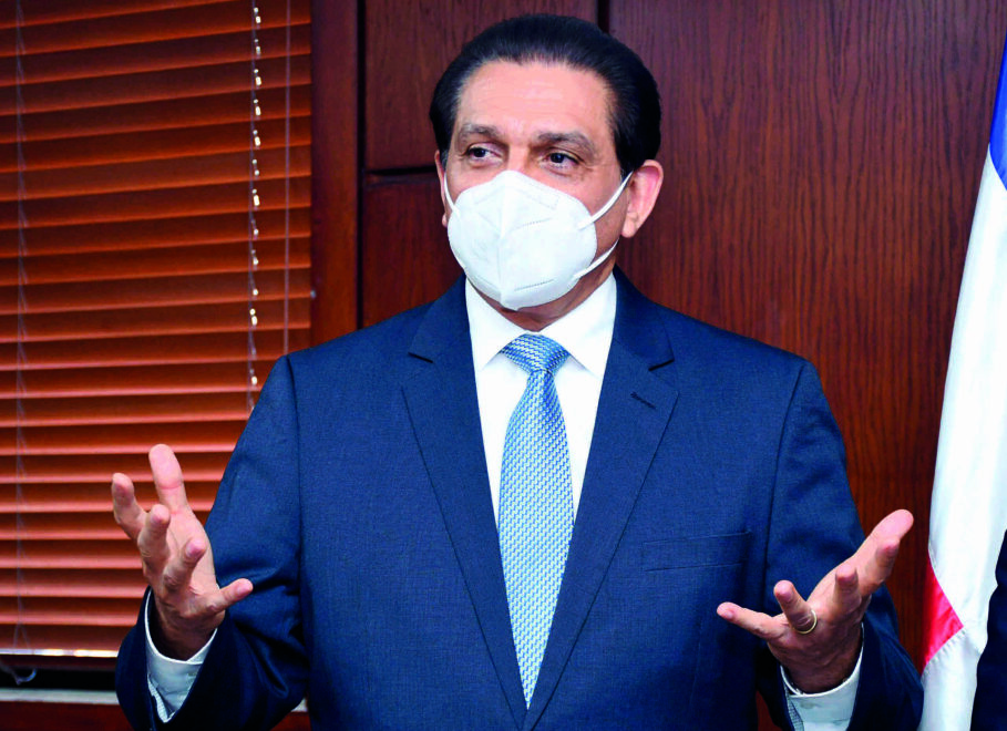 Almacenes de Salud Pública tienen millones de vacunas covid-19