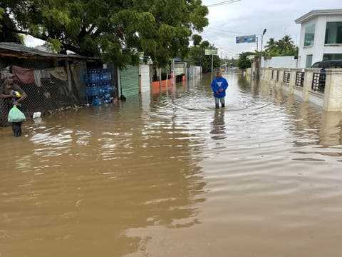 Emiten alerta epidemiológica para prevenir enfermedades en zonas afectadas por inundaciones