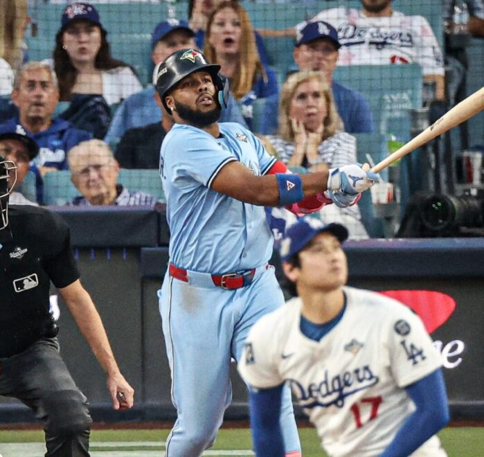 Vladimir Guerrero Jr. conecta jonrón ante Shohei Ohtani y los Blue Jays igualan la Serie Mundial