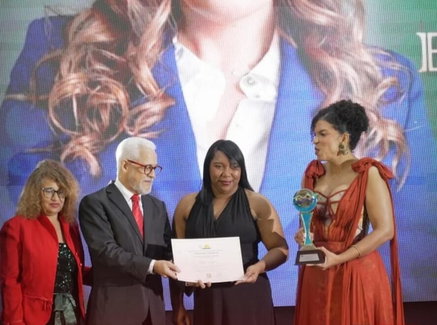 Adompretur celebró la XX edición del Premio Nacional de Periodismo Turístico Epifanio Lantigua, el Gran Premio la veterana periodista Ivonne Ferreras