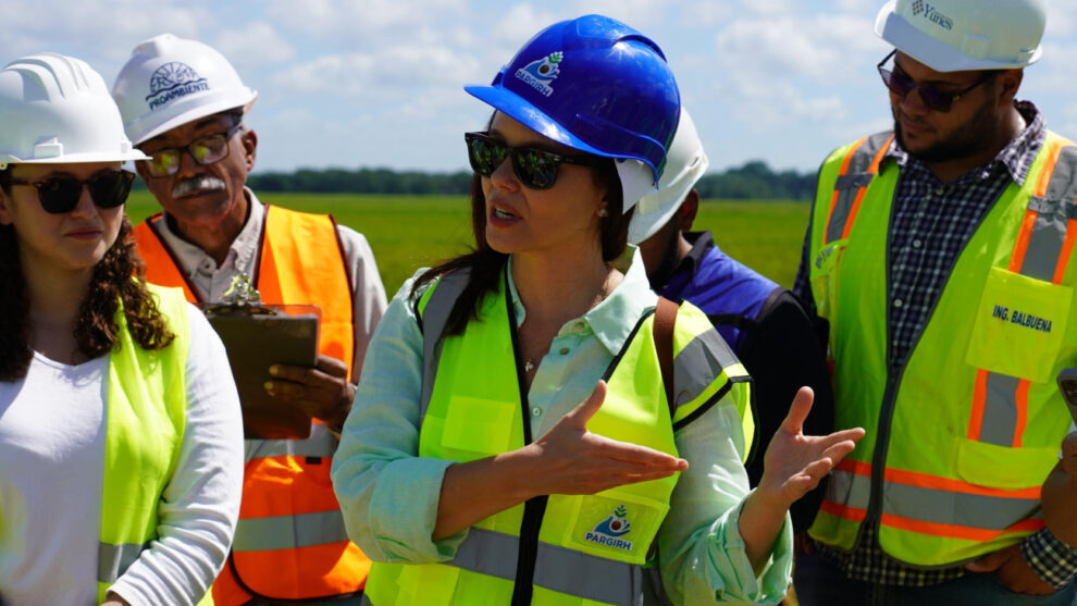 Indrhi recibe delegación del Banco Mundial, agotan agenda de revisión al proyecto Pargirh