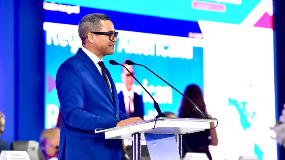 Ministro Eddy Olivares celebra récord histórico de ocupación laboral con más de 5.1 millones de dominicanos empleados