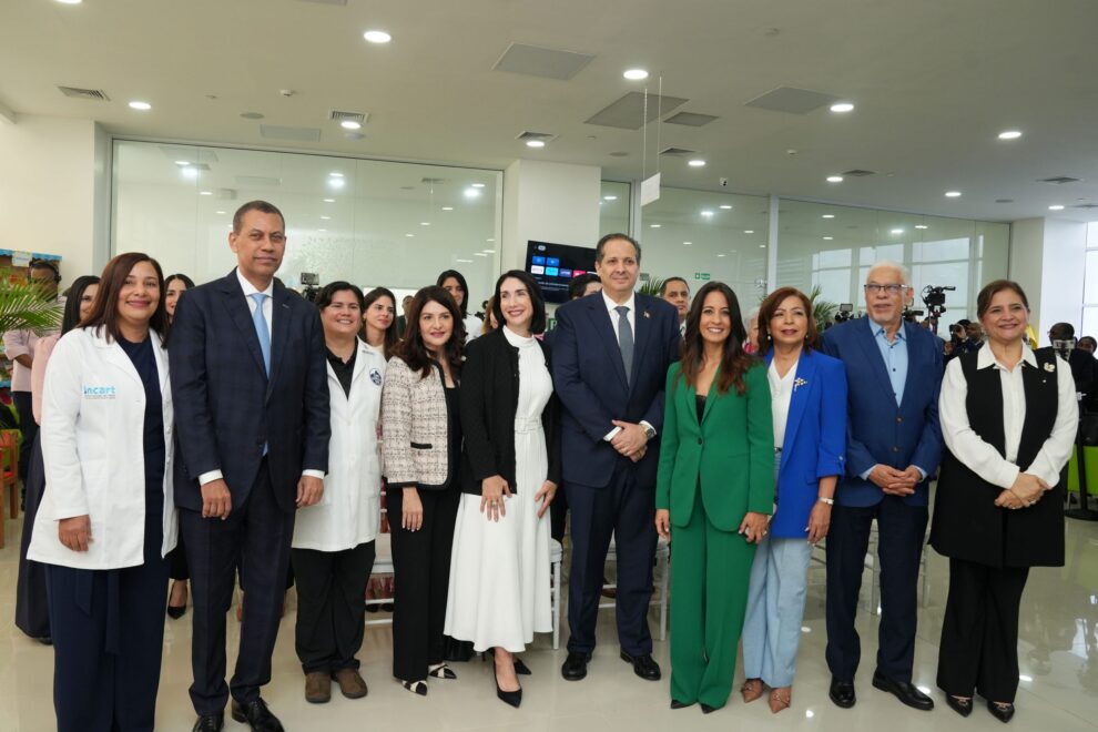 “Indotel dona equipos tecnológicos al Oncopediátrico para fortalecer atención oncológica pediátrica.