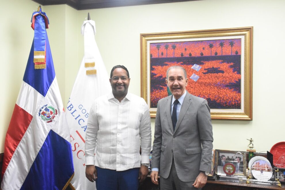 MESCyT y CONADIS junto a la Universidad Colombiana impulsarán formación de 100 maestros dominicanos en atención a estudiantes con autismo