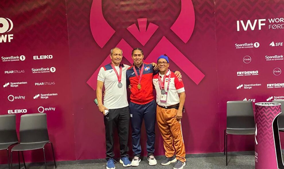 Yudelina Mejía hace historia como la primera pesista dominicana que gana oro en un Mundial Superior