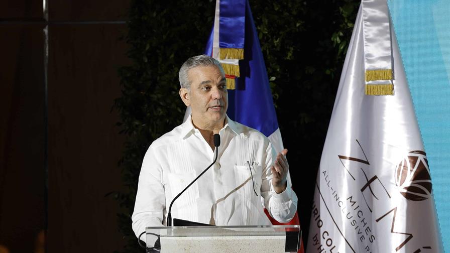 El presidente Luis Abinader reconoce que se necesita una carretera entre Miches y El Seibo”