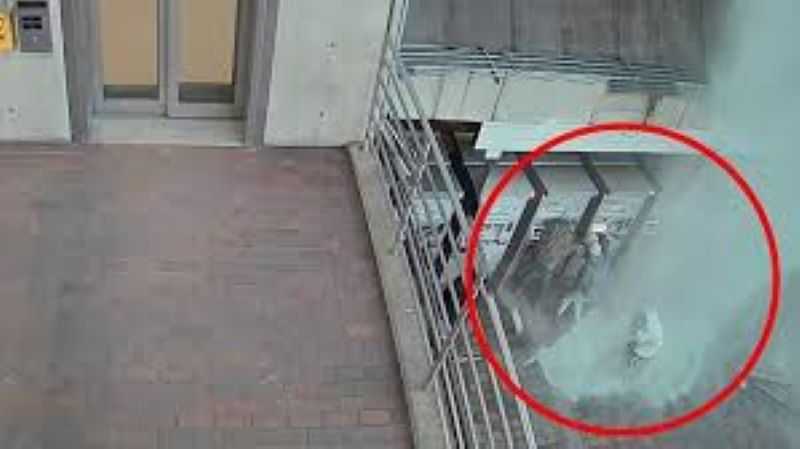 Colapsa una sección de un edificio de viviendas en NY: no esta claro si hay víctima