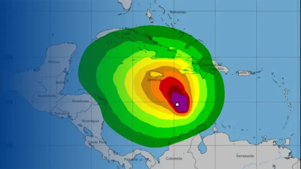 Melissa se acercó ligeramente a Jamaica y Haití durante la madrugada