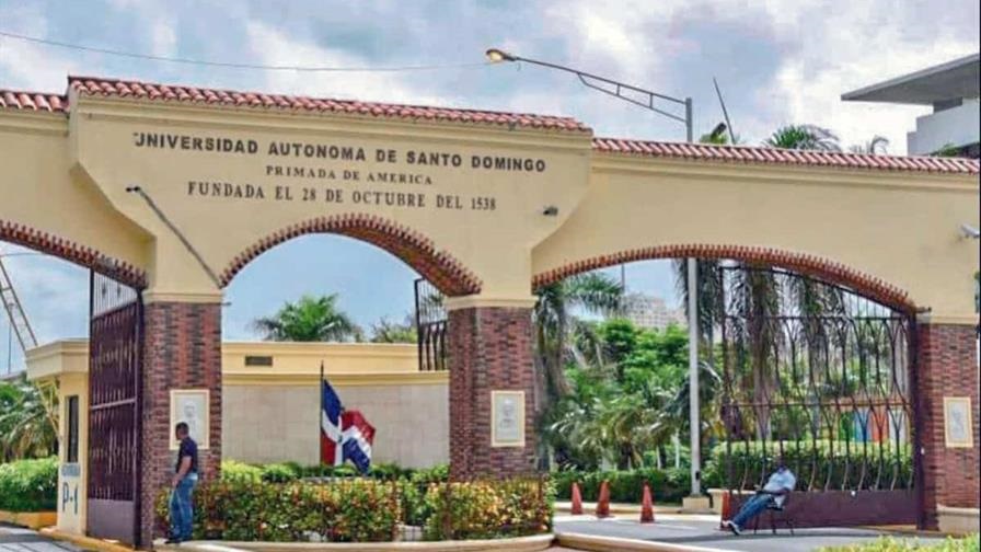 La UASD cumple hoy 487 años; retos frente al futuro.”