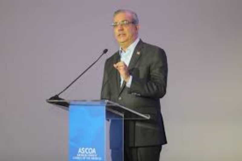 Presidente Luis Abinader destaca estabilidad económica pese a presiones estacionales de diciembre. El mandatario señaló que el país mantiene control cambiario y crecimiento del empleo formal.