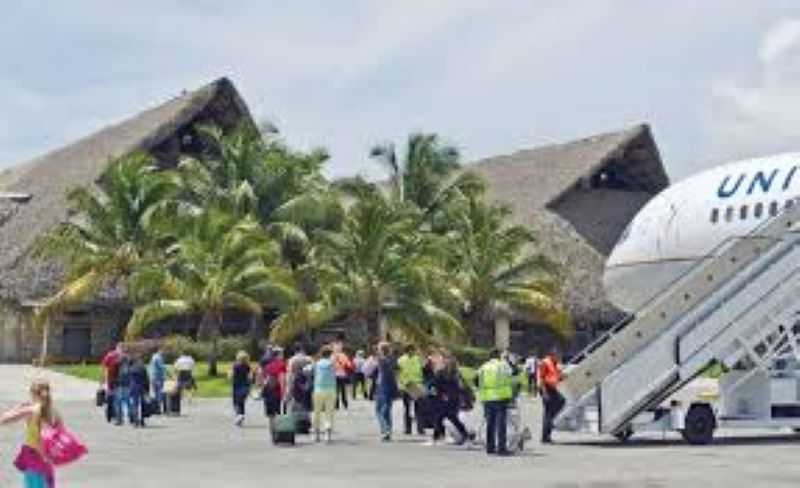 Migración reporta pico de llegadas de dominicanos residentes en el exteriorAeropuertos de Punta Cana y Las Américas operan con alta demanda y refuerzo de personal.