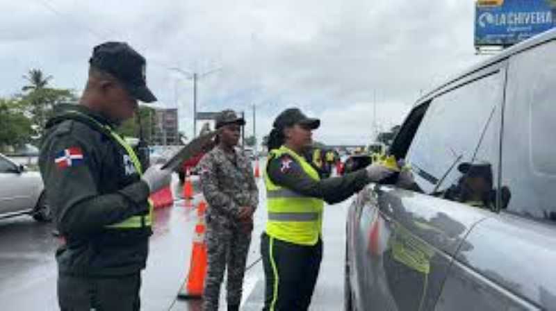  Autoridades intensifican operativos de tránsito y controles de velocidadIntrant y Digesett llaman a la prudencia para reducir accidentes durante las festividades.
