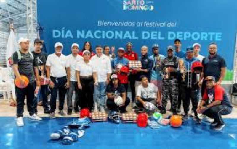 Deportes: atletas dominicanos ven acción este domingo en eventos regionales e internacionalesBoxeo, béisbol invernal y atletismo concentran la atención deportiva del día.