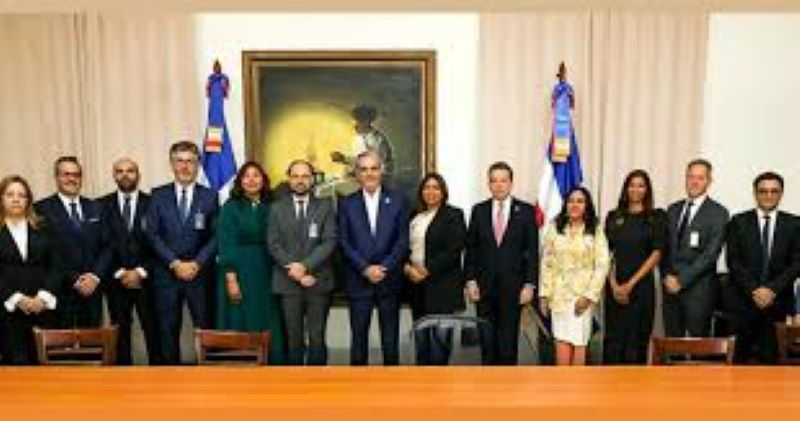 Comunidad dominicana renueva junta directiva en Cuenca, Ecuador 